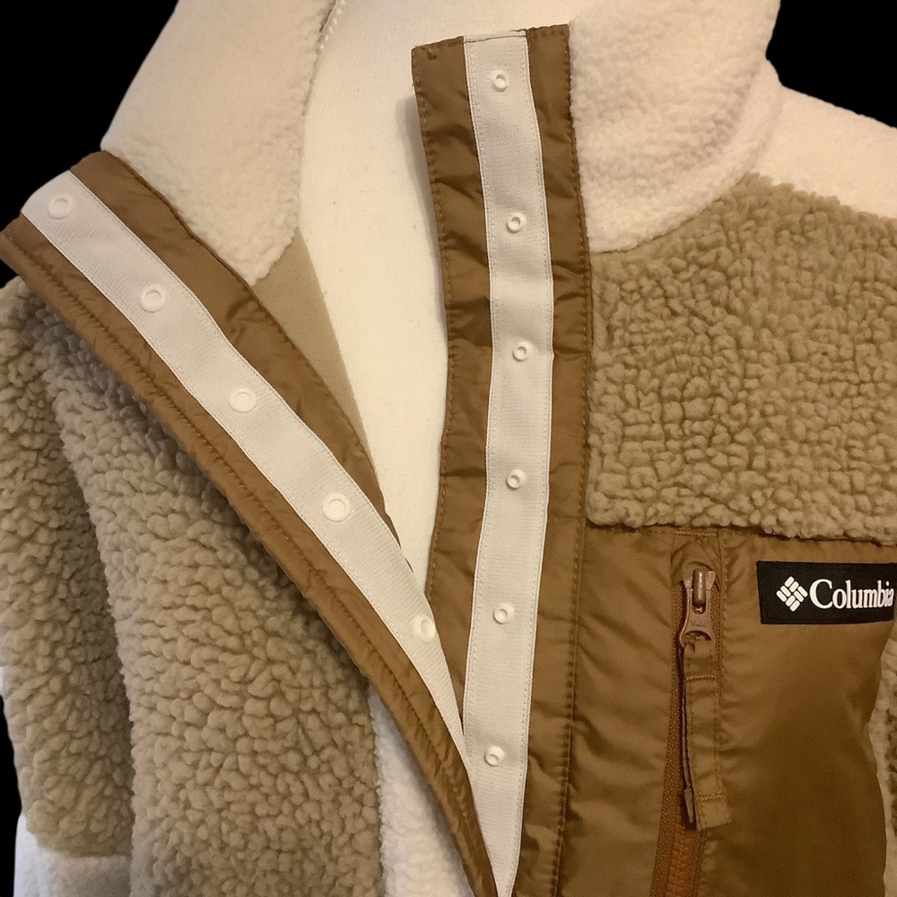 Columbia Cream and Olive Green Sherpa Fleece Pullover - Picture 5 of 11
